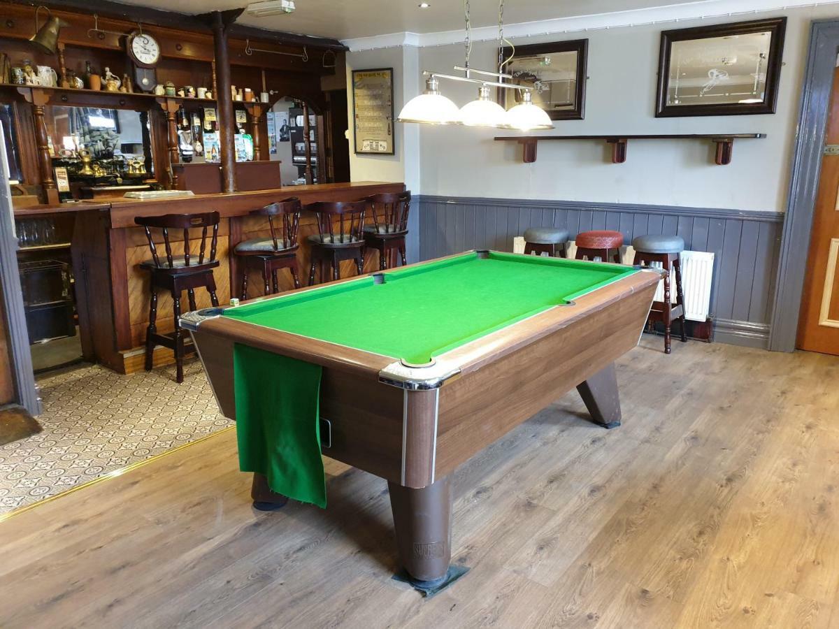 The Bounty Bar Guesthouse Трим Екстериор снимка