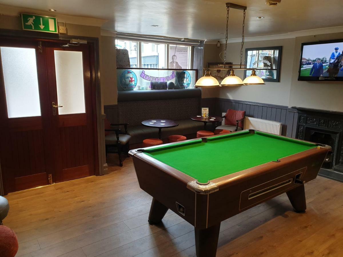The Bounty Bar Guesthouse Трим Екстериор снимка
